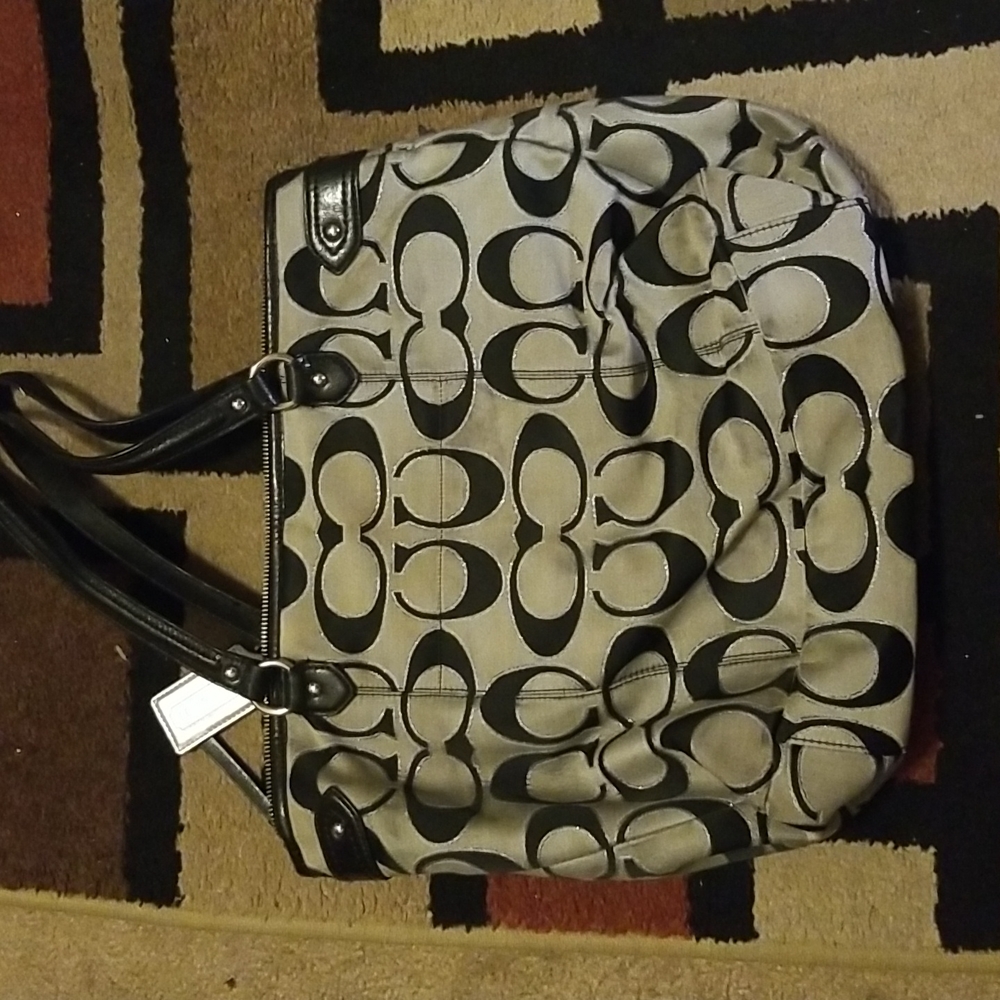 Vintage Coach Big Handbag - Picture 2 of 3